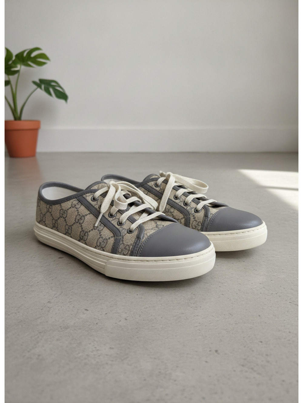Gucci GG Supreme Canvas Low Top Sneakers Shoes Grey Blue Size EU 38 US 8
